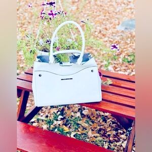 NWOT Steve Madden White Vegan Leather With Double Handles & Removeable Clutch